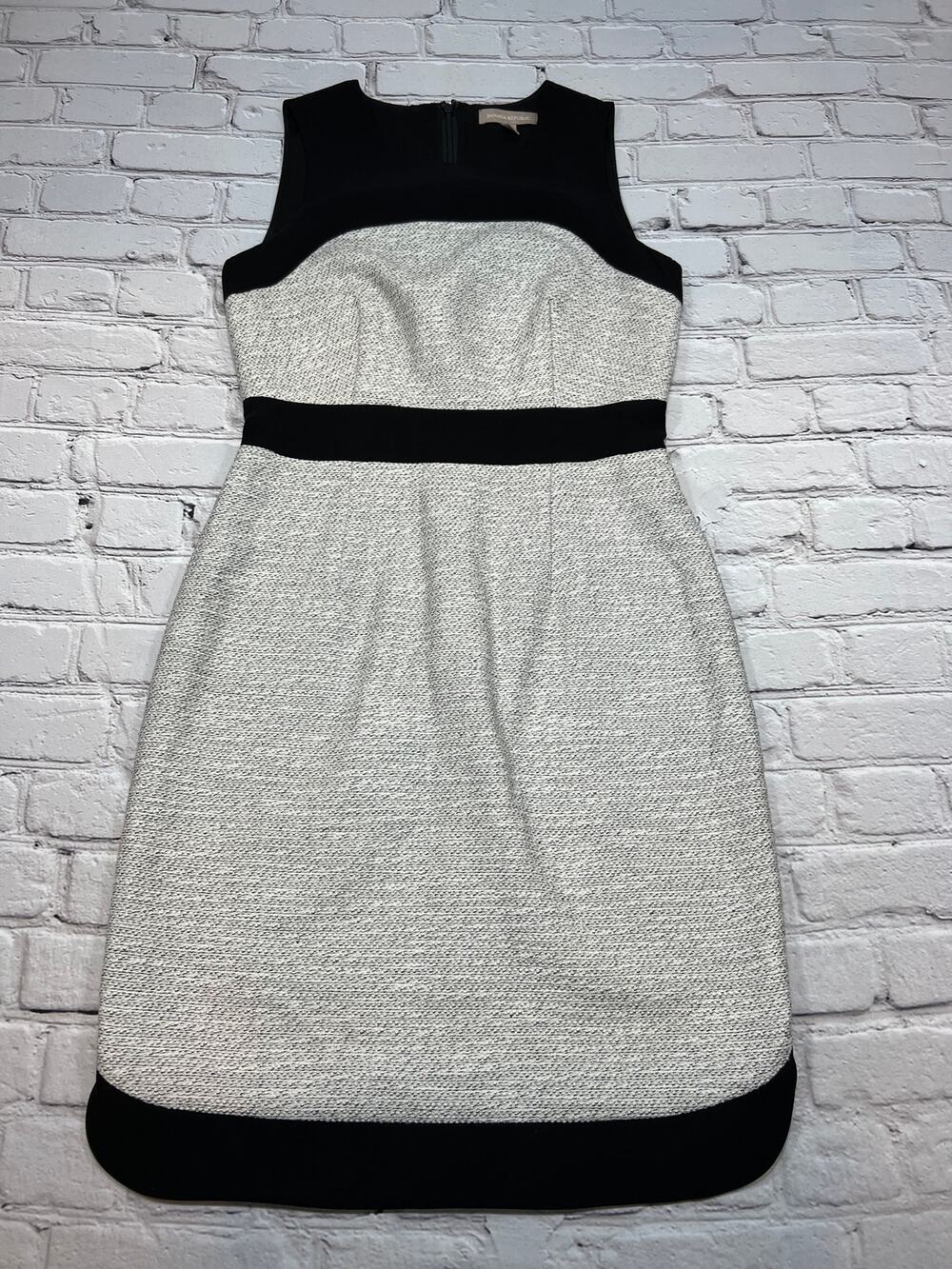 Banana Republic Sheath Dress Sleeveless Neutral color Block size 2 A443